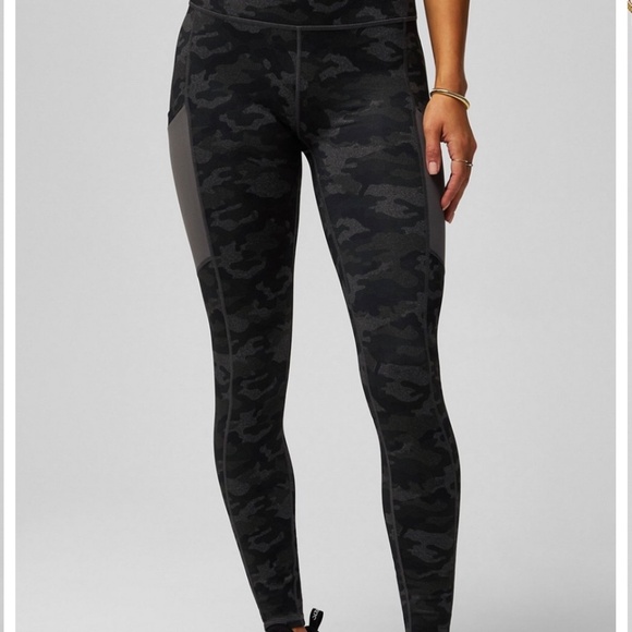 Fabletics Pants - Fabletics Womens On-The-Go Powerhold High Waist Leggings Charcoal Camo Sz Medium
